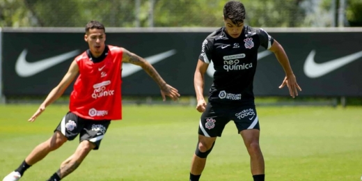 Roni treina com bola, mas fica fora dos relacionados do Corinthians contra o Fortaleza; confira lista