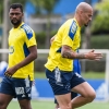 Santos discute sobre Maicon, que se vê isolado no Cruzeiro