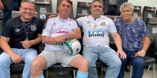 Santos diz que Bolsonaro cumpriu protocolos contra Covid-19 para ver jogo na Vila Belmiro