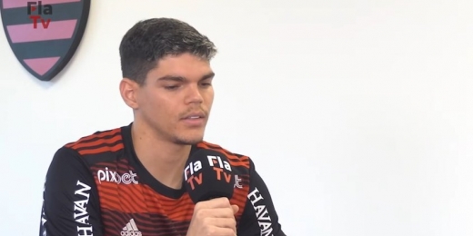 Santos e Ayrton Lucas têm data para serem apresentados no Flamengo; lateral deve estrear este mês