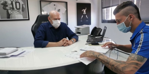 Santos oficializa a contratação do zagueiro Danilo Boza