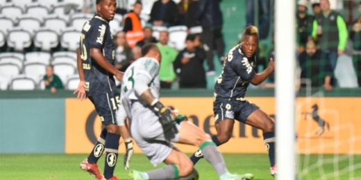 Santos perde para o Coritiba no jogo de ida da terceira fase da Copa do Brasil