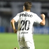 Santos vence o Athletico-PR na Vila e entra no G6 do Brasileirão