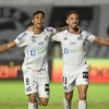Santos vence o Atlético-MG na Vila e entra no G6 do Brasileirão