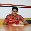 São Paulo continua renovações de contrato com atletas revelados na base; Gabriel Sara foi o quinto no ano