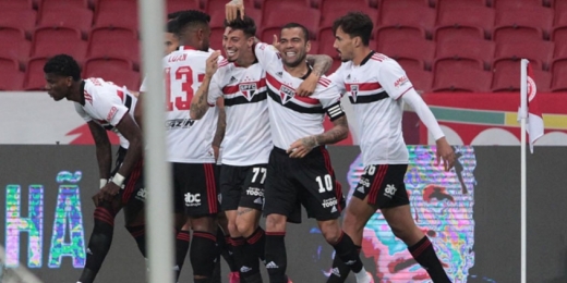 São Paulo quebra tabu e alcança marcas importantes para a temporada contra o Internacional