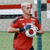São Paulo rescinde contrato com Felipe, goleiro do sub-20