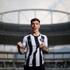 Saravia minimiza problemas antes de assinatura: ‘Estava tranquilo porque queria muito jogar no Botafogo’