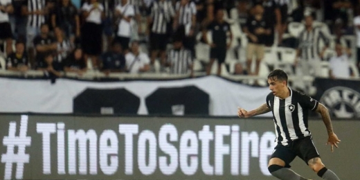 Saravia vê crescimento do Botafogo na parte física e afirma: 'Somos uma equipe muito intensa'