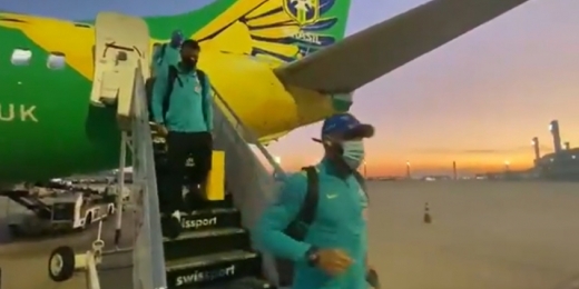 Seleção Brasileira desembarca no Rio de Janeiro; preparação para duelo com Peru será na Granja Comary