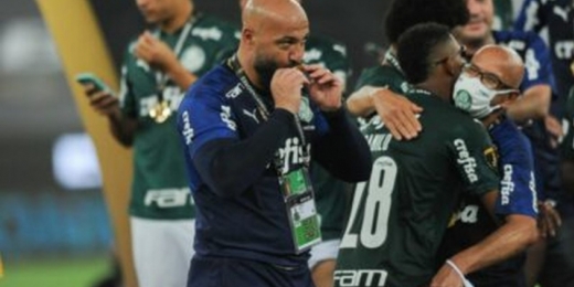 Semifinalista pela quinta vez, preparador de goleiros do Palmeiras elogia Weverton: 'Um goleiro completo'