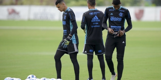 Site vaza possível novo uniforme de goleiros do Flamengo