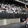 Sob aplausos, Rafael realiza sonho de criança e estreia pelo Botafogo