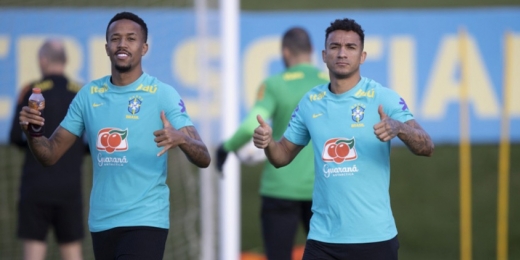 Sob forte neblina, Seleção Brasileira treina ainda com mistério
