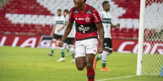 Sob o comando de Renato Gaúcho, Vitinho participa de um gol do Flamengo a cada 33 minutos