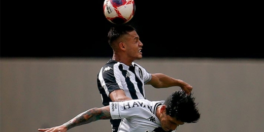 Sousa destaca a importância dos jogadores mais experientes no elenco do Botafogo: ' Eles ajudam muito'