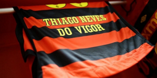 Sport divulga camisas do elenco com sobrenome 'Do Vigor' após ataques homofóbicos contra ex-BBB Gilberto