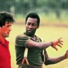 Sylvester Stallone conta quando tentou defender chute de Pelé: ‘Quebrou meu dedo e rasgou a rede’