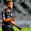 Sylvinho explica esquema com três volantes no Corinthians e elogia Cantillo: ‘Atleta fabuloso’