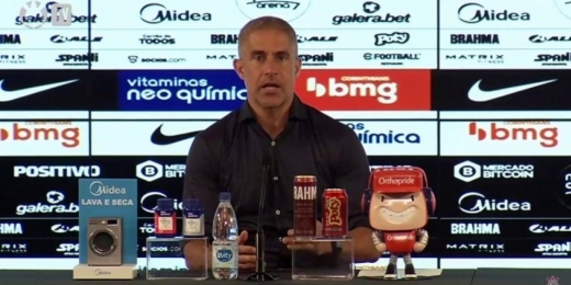 Sylvinho nega que Corinthians teve postura defensiva no Rio e diz que escalou time 'mais ofensivo possível'