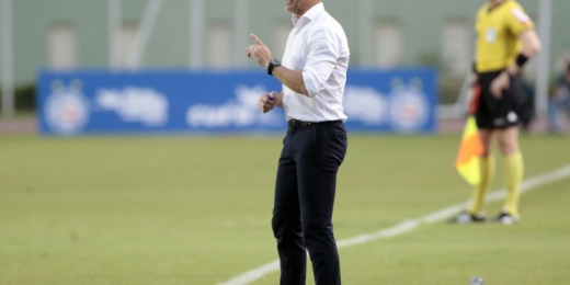 Sylvinho promove treino técnico em preparação do Corinthians para enfrentar a Chapecoense