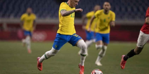 Tite destaca lado criativo de Antony e versatilidade de Edenílson ao chamá-los para a Seleção Brasileira