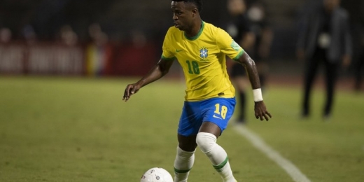 Tite pede cautela com Vinicius Júnior para 'desenvolver e amadurecer' também com a camisa da Seleção