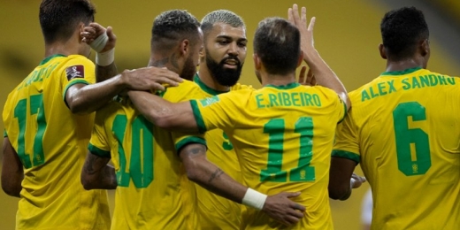 Tite se esquiva de pergunta sobre não convocação de dupla do Flamengo após levar 'trava'