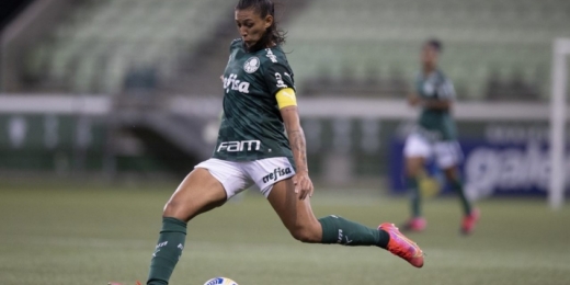 Torcida do Palmeiras levanta hashtag #FicaZaneratto e pede permanência da atacante