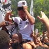 Torcida festeja e apoia jogadores do Vasco antes do embarque para Recife, para jogo contra o Náutico