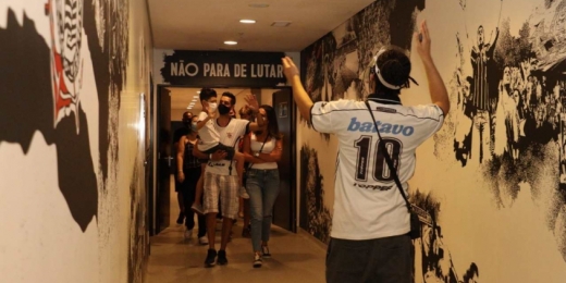 Tour no estádio do Corinthians ganha selo de excelência turística
