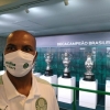 Treinador do Palmeiras Sub-17, Orlando Ribeiro visita sala de troféus e analisa: ‘É uma responsabilidade grande’