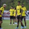 Trio participa do treino com o elenco do Flamengo e avança por retorno