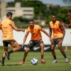 Um dia antes da estreia na Libertadores, Vítor Pereira promove trabalho tático para o Corinthians