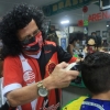 Uma manhã com Mauro Shampoo, ex-camisa 10 do ‘Pior Time do Mundo’, em sua barbearia no Recife