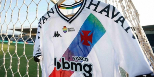 Vasco anuncia início ao leilão de camisas em homenagem à causa LGBTQIA+