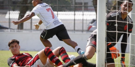 Vasco vence o Flamengo de virada e se isola na liderança da Taça Guanabara Sub-20