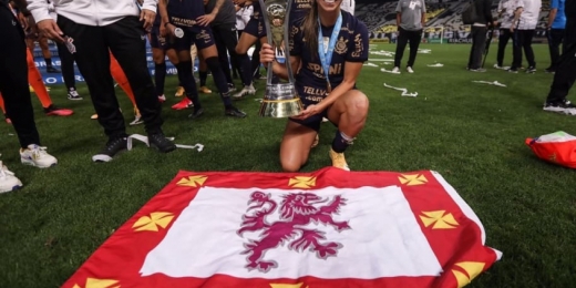 Vereadora de São Vicente propõe título de cidadã para jogadora do Corinthians