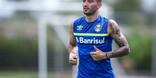 Villasanti volta a treinar no Grêmio após ataque em ônibus; Ferreira também participou de atividades