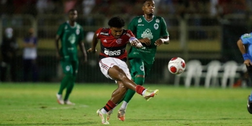 Vitinho cita qualidades de Paulo Sousa nos primeiros dias de Flamengo: 'É muito intenso'