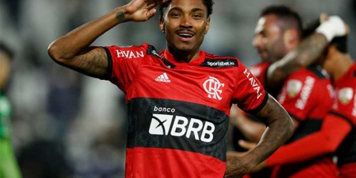 Vitinho é o representante do Flamengo na 'Seleção do Torcedor' da 17ª rodada do Brasileirão