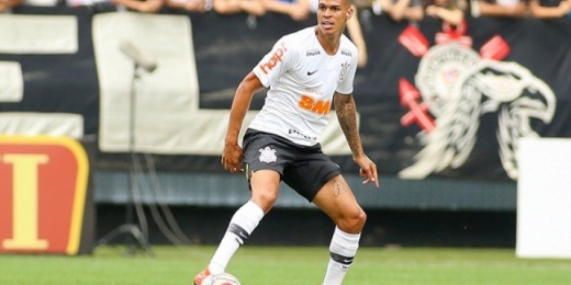 Volante do Corinthians atrai interesse do Santos; saiba quem é