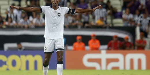 Volta de Kanu foi reduzida em duas semanas graças ao trabalho médico do Botafogo