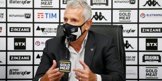 ​VP do Botafogo explica planos para os R$ 50 milhões e adota 'pés no chão' com Elkeson e Rafael Carioca