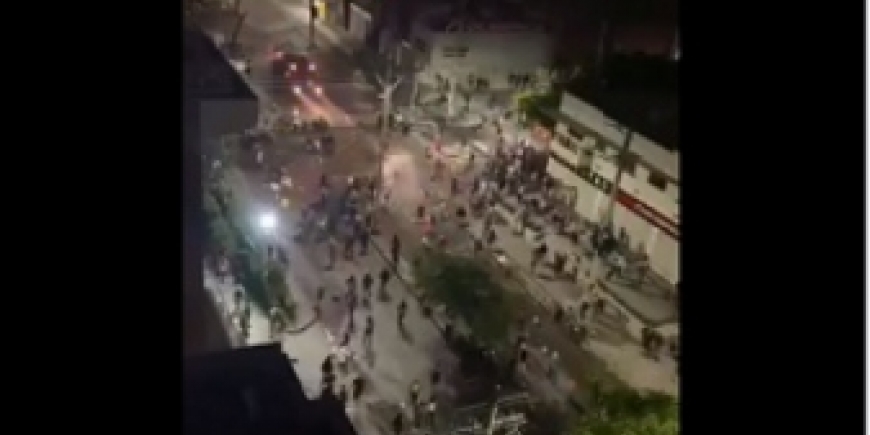 Os protestos contra o governo colombiano vem acontecendo em várias partes do país, com muitos confrontos entre a população e a polícia_1