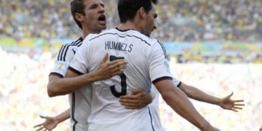 Thomas Müller e Mats Hummels - Alemanha x França_2