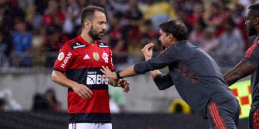 Everton Ribeiro e Maurício Souza_1