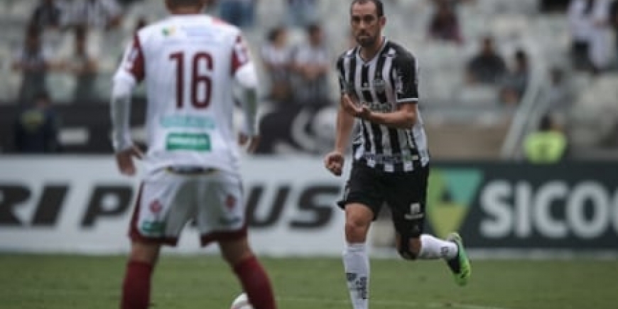 Diego Godin fez seu primeiro jogo com a camisa alvinegra e deixou seu gol nas redes do Patrocinense_5