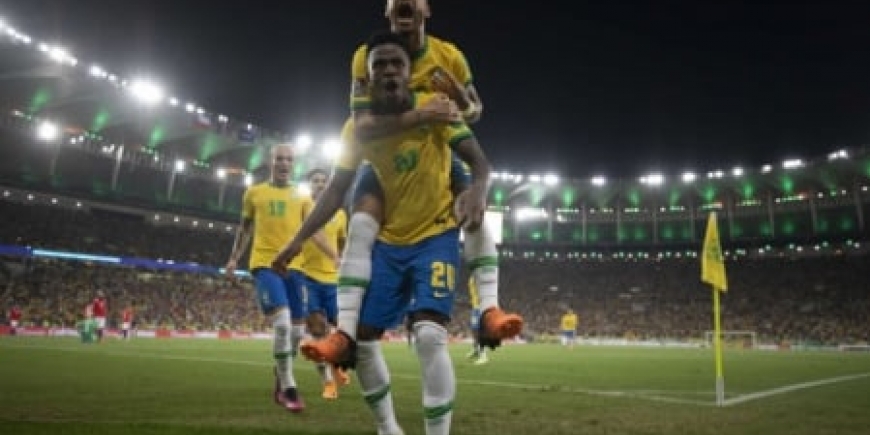 Brasil x Chile - Neymar e Vini Jr._5